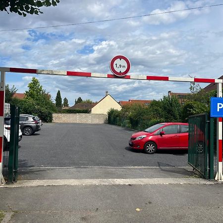 Gîtes Poirier Bazin Montry Exterior foto